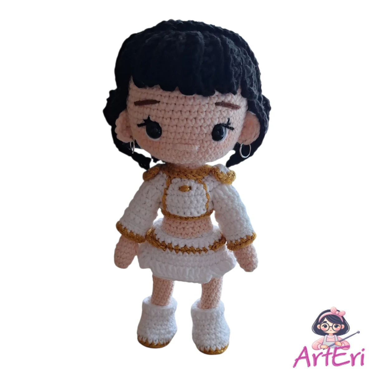 Πλεκτή κούκλα Ζόι λευκά ρούχα(22cm)