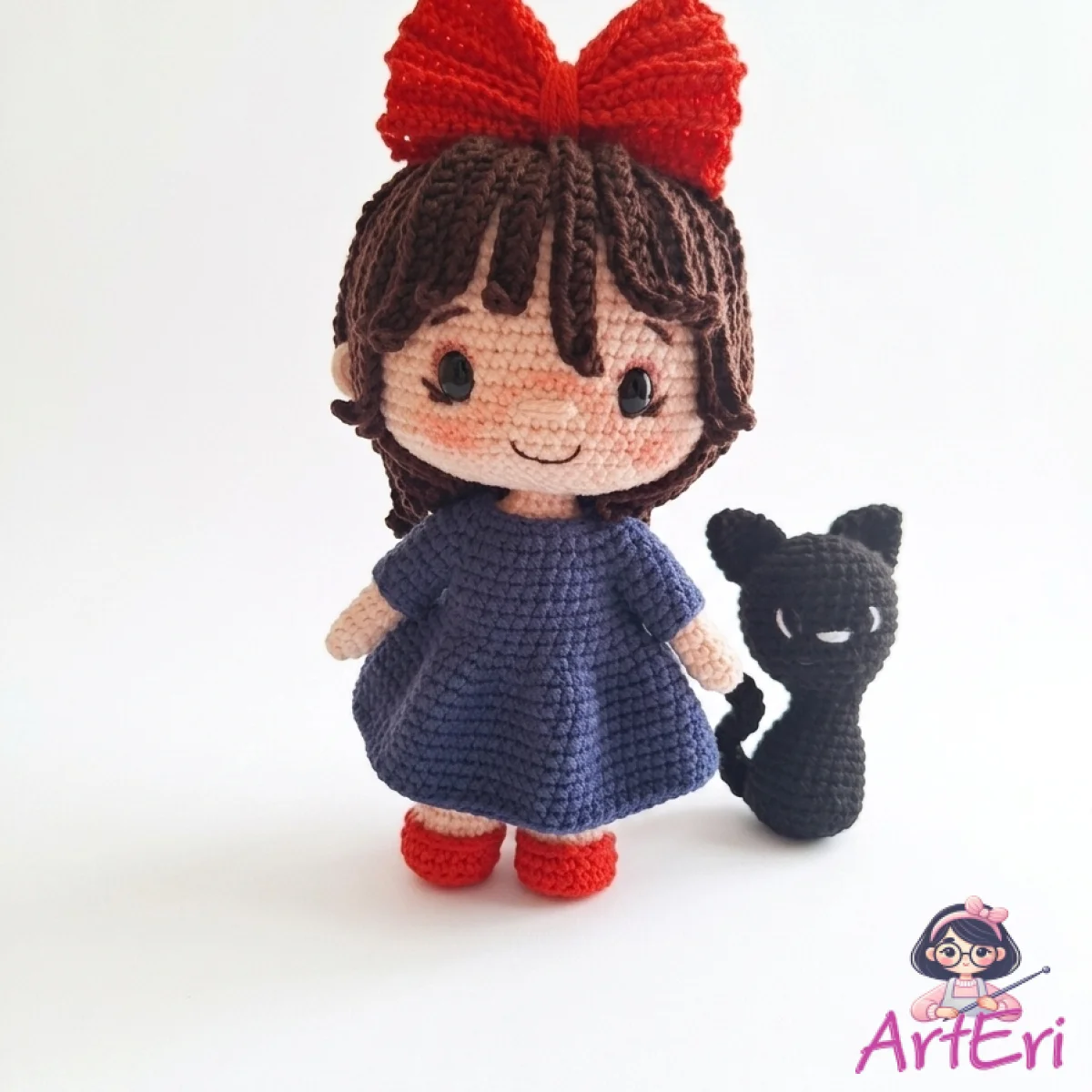 Πλεκτή κουκλίτσα με γατούλα (15εκ)